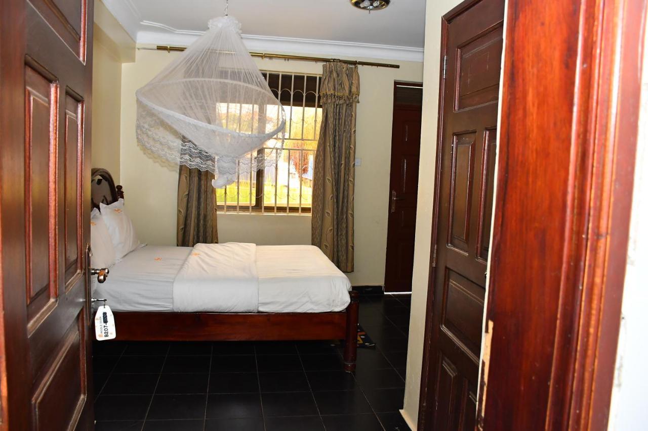 Florida Hotel Zaana Kampala Luaran gambar